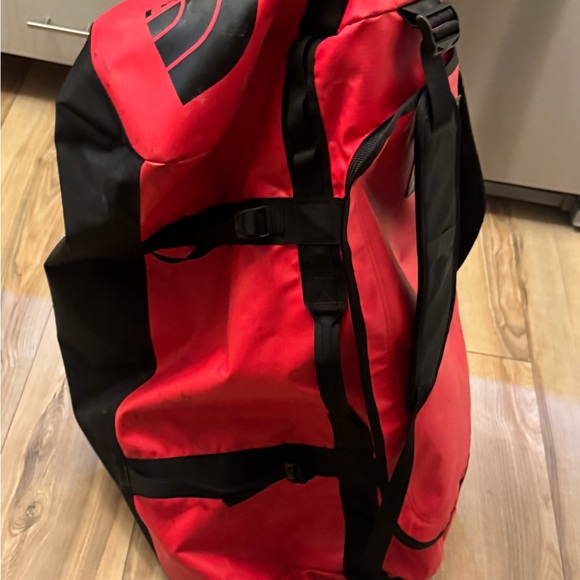 The North Face XXL Red Base Camp Duffel Backpack 150L - Picture 3 of 10